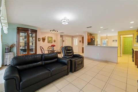 House in Ocala, Florida 3 bedrooms, 146.41 sq.m. № 1911575 - photo 10