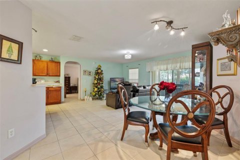House in Ocala, Florida 3 bedrooms, 146.41 sq.m. № 1911575 - photo 5