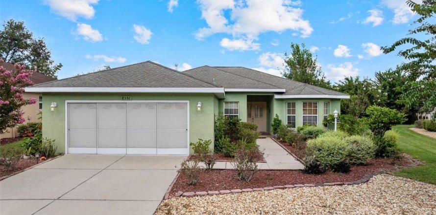 House in Ocala, Florida 3 bedrooms, 146.41 sq.m. № 1911575