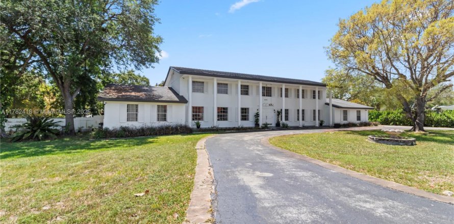 Villa ou maison à Miami, Floride 6 chambres, 738.85 m2 № 1958908