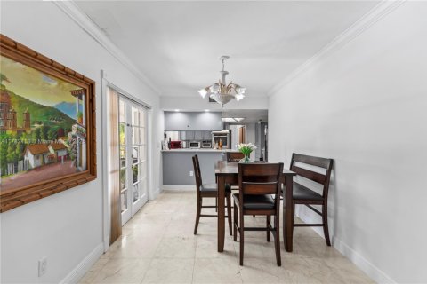 Villa ou maison à vendre à Miami, Floride: 6 chambres, 738.85 m2 № 1958908 - photo 10