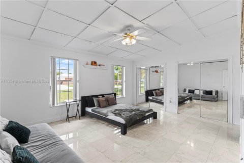 Villa ou maison à vendre à Miami, Floride: 6 chambres, 738.85 m2 № 1958908 - photo 21