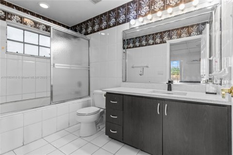 Villa ou maison à vendre à Miami, Floride: 6 chambres, 738.85 m2 № 1958908 - photo 20