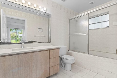 Villa ou maison à vendre à Miami, Floride: 6 chambres, 738.85 m2 № 1958908 - photo 19