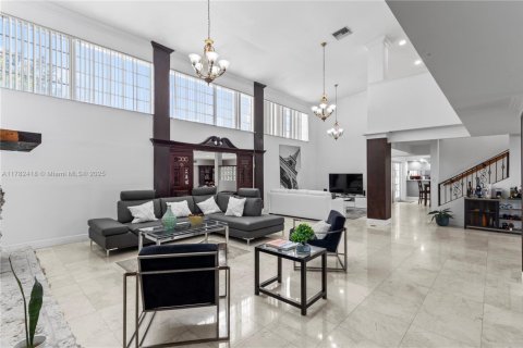Villa ou maison à vendre à Miami, Floride: 6 chambres, 738.85 m2 № 1958908 - photo 7