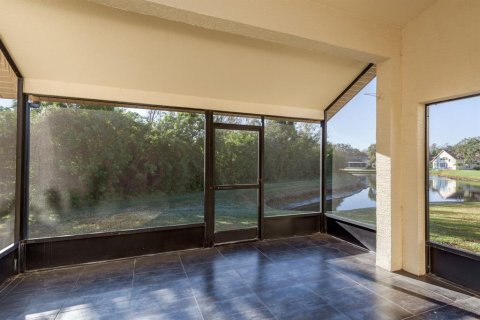 House in New Port Richey, Florida 2 bedrooms, 155.33 sq.m. № 2223062 - photo 26