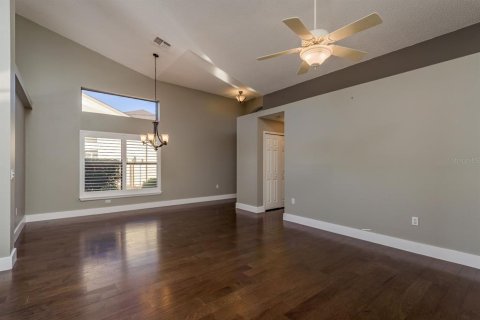 House in New Port Richey, Florida 2 bedrooms, 155.33 sq.m. № 2223062 - photo 10