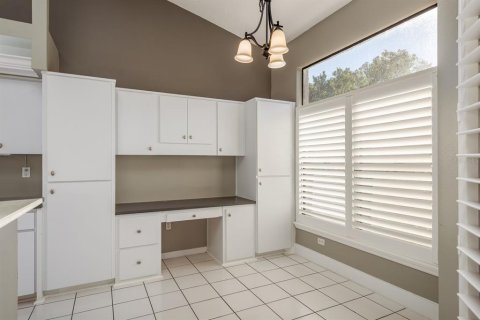 House in New Port Richey, Florida 2 bedrooms, 155.33 sq.m. № 2223062 - photo 15