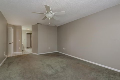 House in New Port Richey, Florida 2 bedrooms, 155.33 sq.m. № 2223062 - photo 19