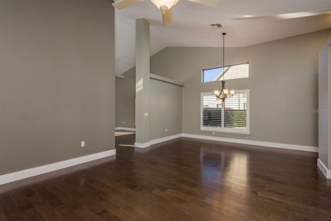 House in New Port Richey, Florida 2 bedrooms, 155.33 sq.m. № 2223062 - photo 9