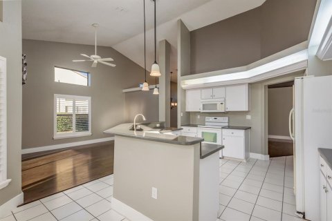 House in New Port Richey, Florida 2 bedrooms, 155.33 sq.m. № 2223062 - photo 12