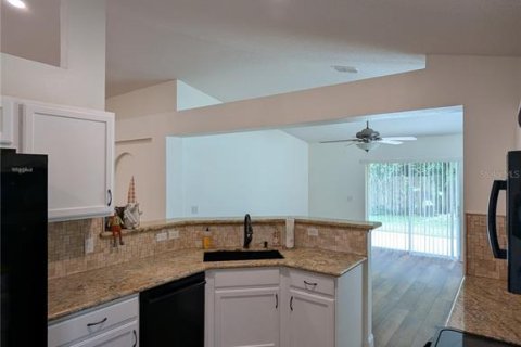 House in Alachua, Florida 4 bedrooms, 173.54 sq.m. № 2399327 - photo 15