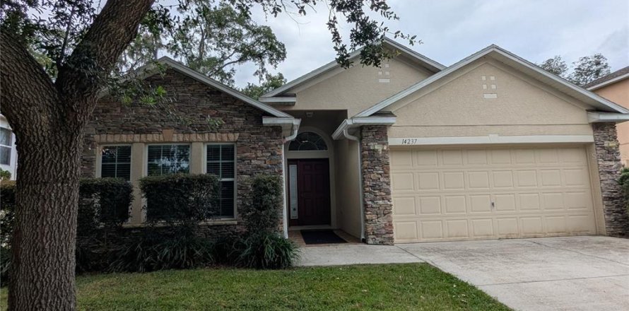 House in Alachua, Florida 4 bedrooms, 173.54 sq.m. № 2399327