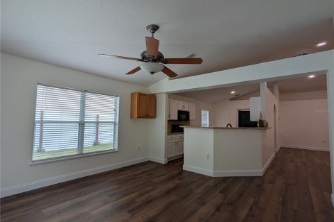 House in Alachua, Florida 4 bedrooms, 173.54 sq.m. № 2399327 - photo 9
