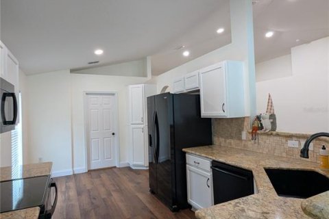 House in Alachua, Florida 4 bedrooms, 173.54 sq.m. № 2399327 - photo 13