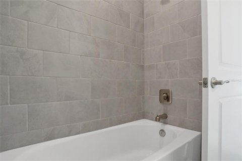 Townhouse in Parrish, Florida 3 bedrooms, 133.13 sq.m. № 1213074 - photo 13