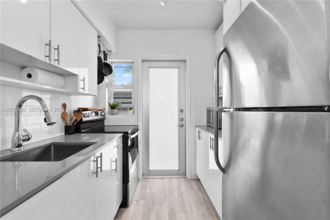 Copropriété à louer à Miami Beach, Floride: 43.66 m2 № 2316025 - photo 24