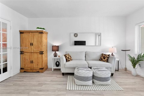 Copropriété à louer à Miami Beach, Floride: 43.66 m2 № 2316025 - photo 29