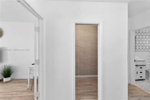 Copropriété à louer à Miami Beach, Floride: 43.66 m2 № 2316025 - photo 20