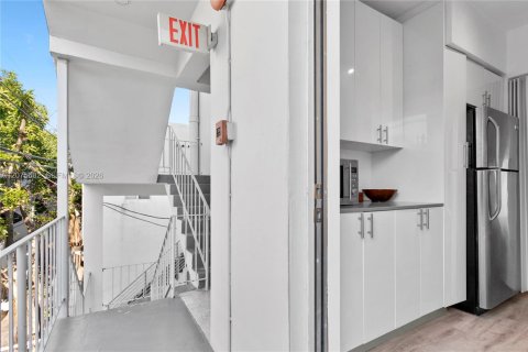Copropriété à louer à Miami Beach, Floride: 43.66 m2 № 2316025 - photo 7