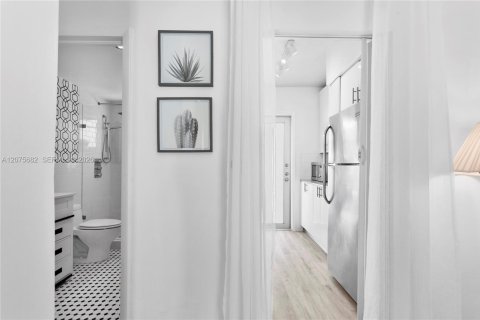 Copropriété à louer à Miami Beach, Floride: 43.66 m2 № 2316025 - photo 13