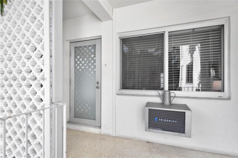 Copropriété à louer à Miami Beach, Floride: 43.66 m2 № 2316025 - photo 27