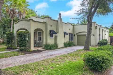 House in Orlando, Florida 3 bedrooms, 174.01 sq.m. № 1743380 - photo 1