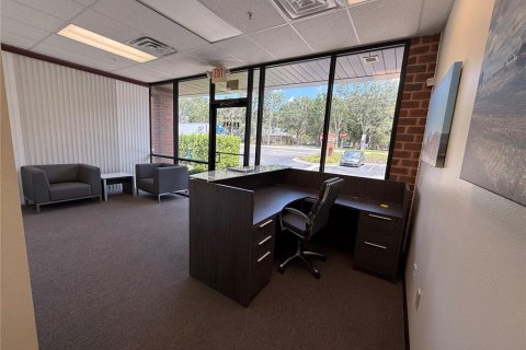 Immobilier commercial à louer à Lakeland, Floride: 2187.85 m2 № 1880726 - photo 2