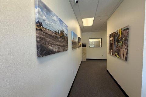 Immobilier commercial à louer à Lakeland, Floride: 2187.85 m2 № 1880726 - photo 4