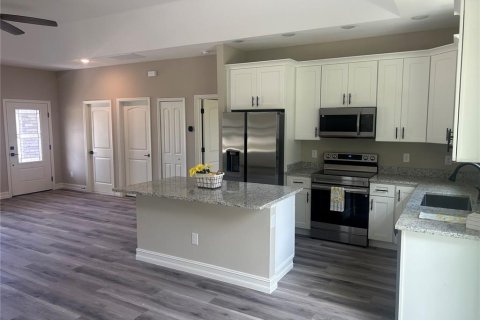 House in Orange City, Florida 3 bedrooms, 142.14 sq.m. № 1879296 - photo 7