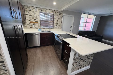 Copropriété à vendre à Pompano Beach, Floride: 2 chambres, 83.98 m2 № 1994543 - photo 4