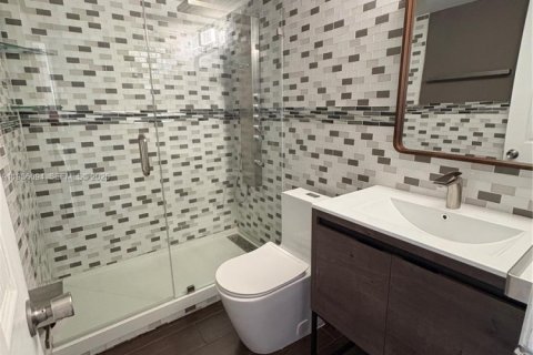 Copropriété à vendre à Pompano Beach, Floride: 2 chambres, 83.98 m2 № 1994543 - photo 11