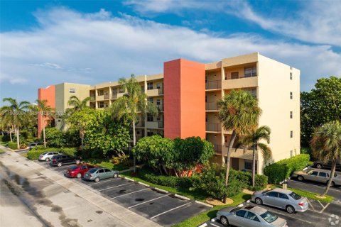 Copropriété à vendre à Pompano Beach, Floride: 2 chambres, 83.98 m2 № 1994543 - photo 15