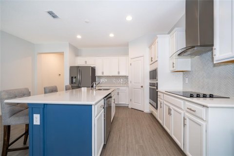 House in Haines City, Florida 4 bedrooms, 182 sq.m. № 2201640 - photo 7