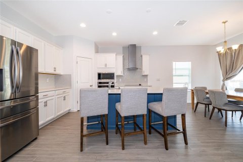 House in Haines City, Florida 4 bedrooms, 182 sq.m. № 2201640 - photo 8