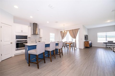 House in Haines City, Florida 4 bedrooms, 182 sq.m. № 2201640 - photo 6