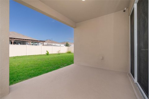 House in Haines City, Florida 4 bedrooms, 182 sq.m. № 2201640 - photo 23