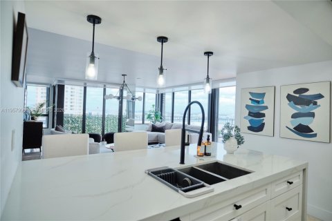 Купить кондоминиум в Майами, Флорида 2 спальни, 186.73м2, № 2023903 - фото 20