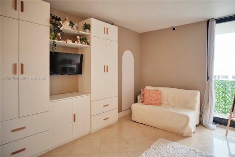 Купить кондоминиум в Майами, Флорида 2 спальни, 186.73м2, № 2023903 - фото 17