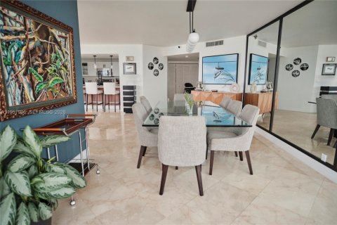 Купить кондоминиум в Майами, Флорида 2 спальни, 186.73м2, № 2023903 - фото 24