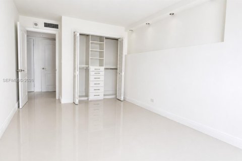 Copropriété à louer à Miami Beach, Floride: 2 chambres, 118.08 m2 № 2249338 - photo 9