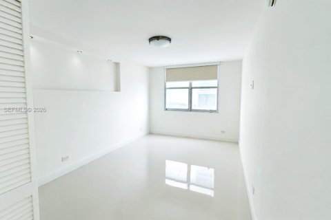 Copropriété à louer à Miami Beach, Floride: 2 chambres, 118.08 m2 № 2249338 - photo 6