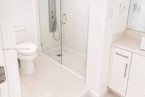 Copropriété à louer à Miami Beach, Floride: 2 chambres, 118.08 m2 № 2249338 - photo 11