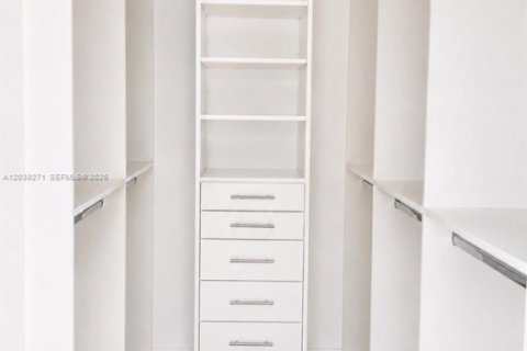 Copropriété à louer à Miami Beach, Floride: 2 chambres, 118.08 m2 № 2249338 - photo 12