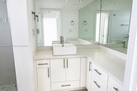 Copropriété à louer à Miami Beach, Floride: 2 chambres, 118.08 m2 № 2249338 - photo 4