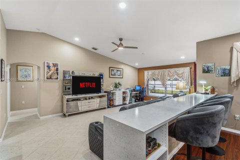 Villa ou maison à vendre à Sunrise, Floride: 3 chambres, 184.78 m2 № 2400587 - photo 6