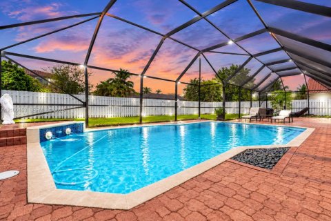 Villa ou maison à vendre à Sunrise, Floride: 3 chambres, 184.78 m2 № 2400587 - photo 25