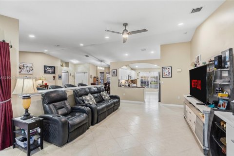 Villa ou maison à vendre à Sunrise, Floride: 3 chambres, 184.78 m2 № 2400587 - photo 7