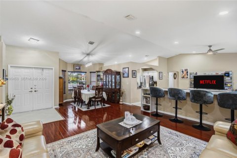 Villa ou maison à vendre à Sunrise, Floride: 3 chambres, 184.78 m2 № 2400587 - photo 3