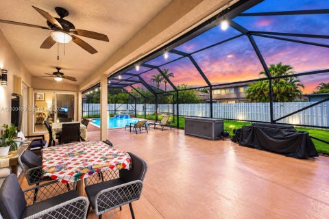 Villa ou maison à vendre à Sunrise, Floride: 3 chambres, 184.78 m2 № 2400587 - photo 26